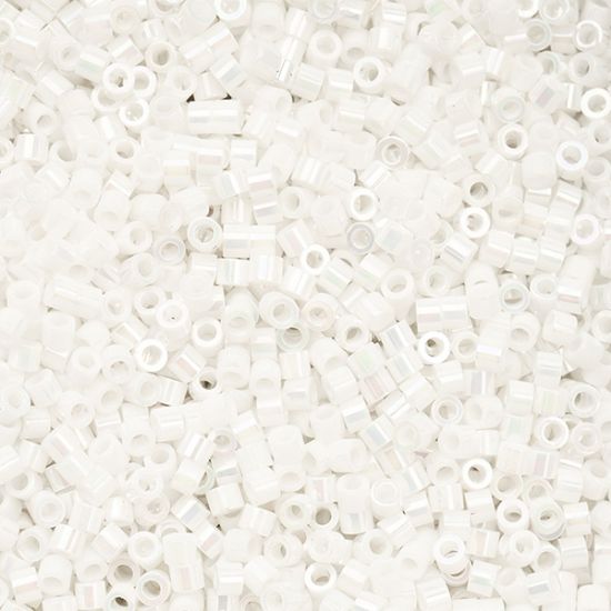 Picture of Cylin White Pearl Cylinder Seed Bead Size 11, Approximately 25 Grams