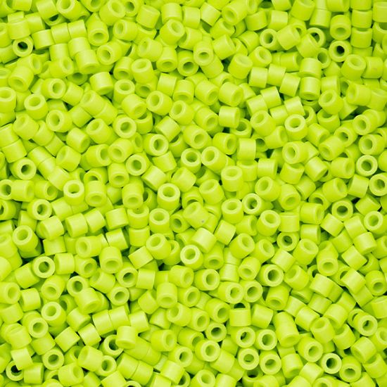 Picture of Cylin Opaque Chartreuse Cylinder Seed Bead Size 11, Approximately 25 Grams