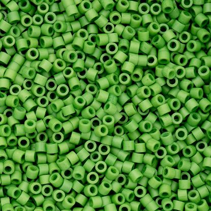 Picture of Cylin Spring Green Cylinder Seed Bead Size 11, Approximately 25 Grams