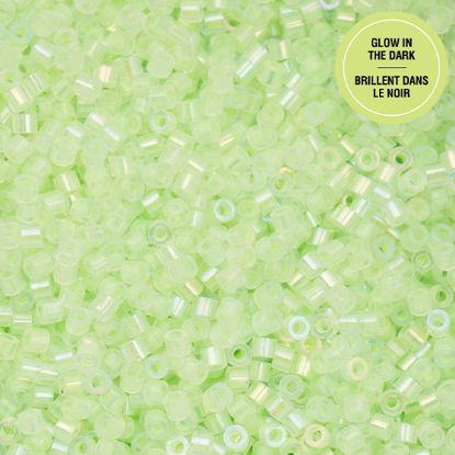 Picture of Cylin Glow in Dark Aurora Borealis, Light Green Seed Bead Size 11, Approximately 25 Grams