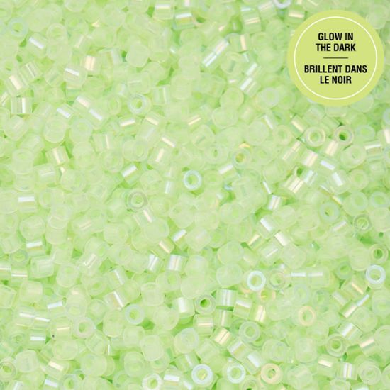 Picture of Cylin Glow in Dark Aurora Borealis, Light Green Seed Bead Size 11, Approximately 25 Grams